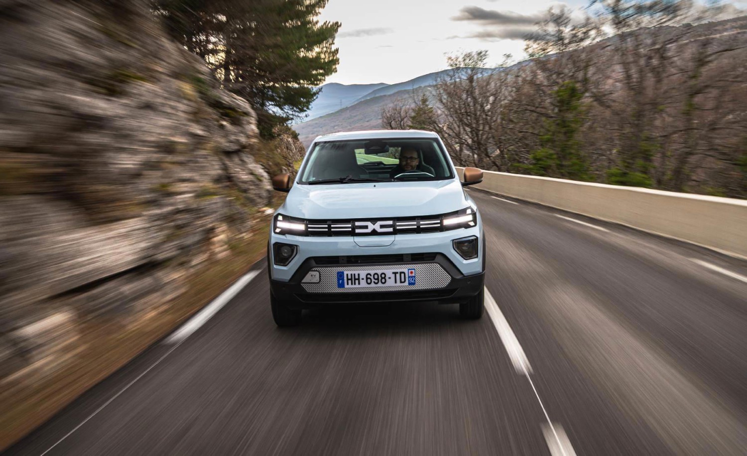 El coche eléctrico más barato de España ahora cuesta menos y también es más potente