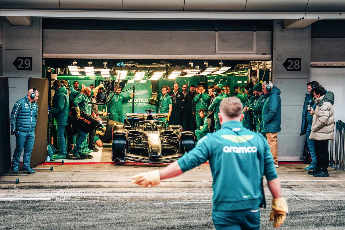 Bernie Collins, ingeniera y experta en F1, analiza el AMR26 de Adrian Newey: "Va donde otros no"