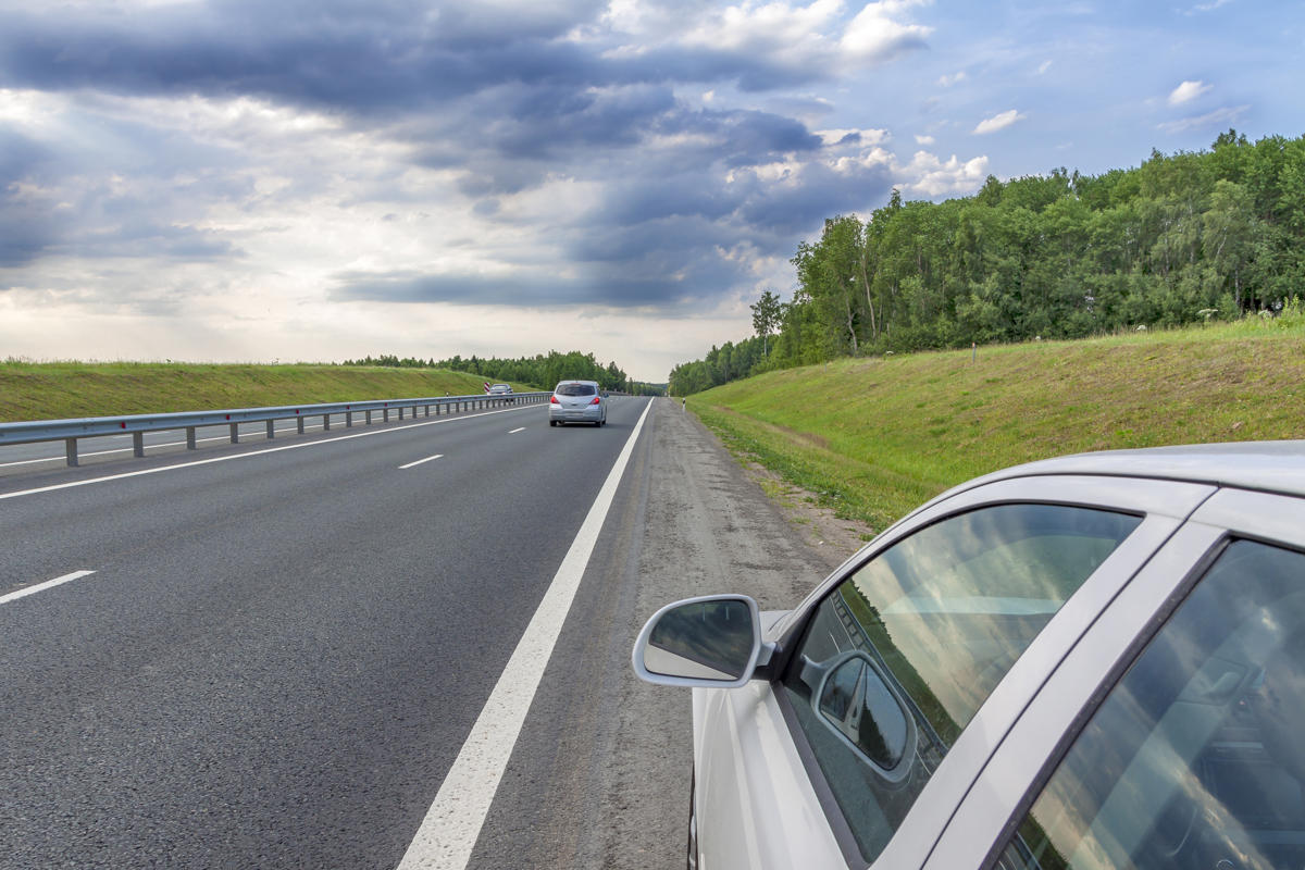 Cuidado si haces esto en un atasco en Semana Santa: te pueden multar sin darte cuenta