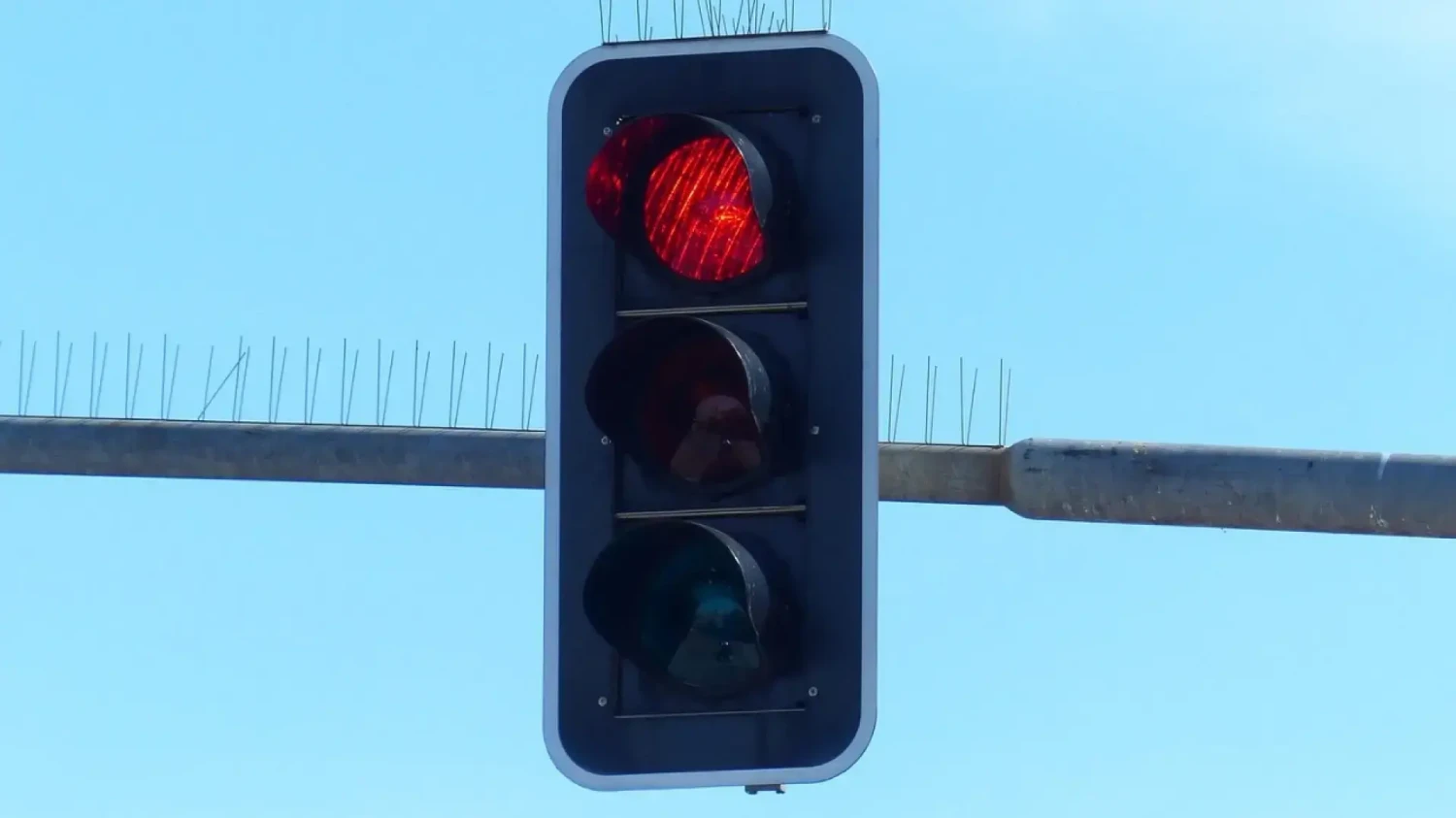 Cronómetros de cuenta atrás en todos los semáforos con fotorrojo, así es la petición que ha hecho VOX