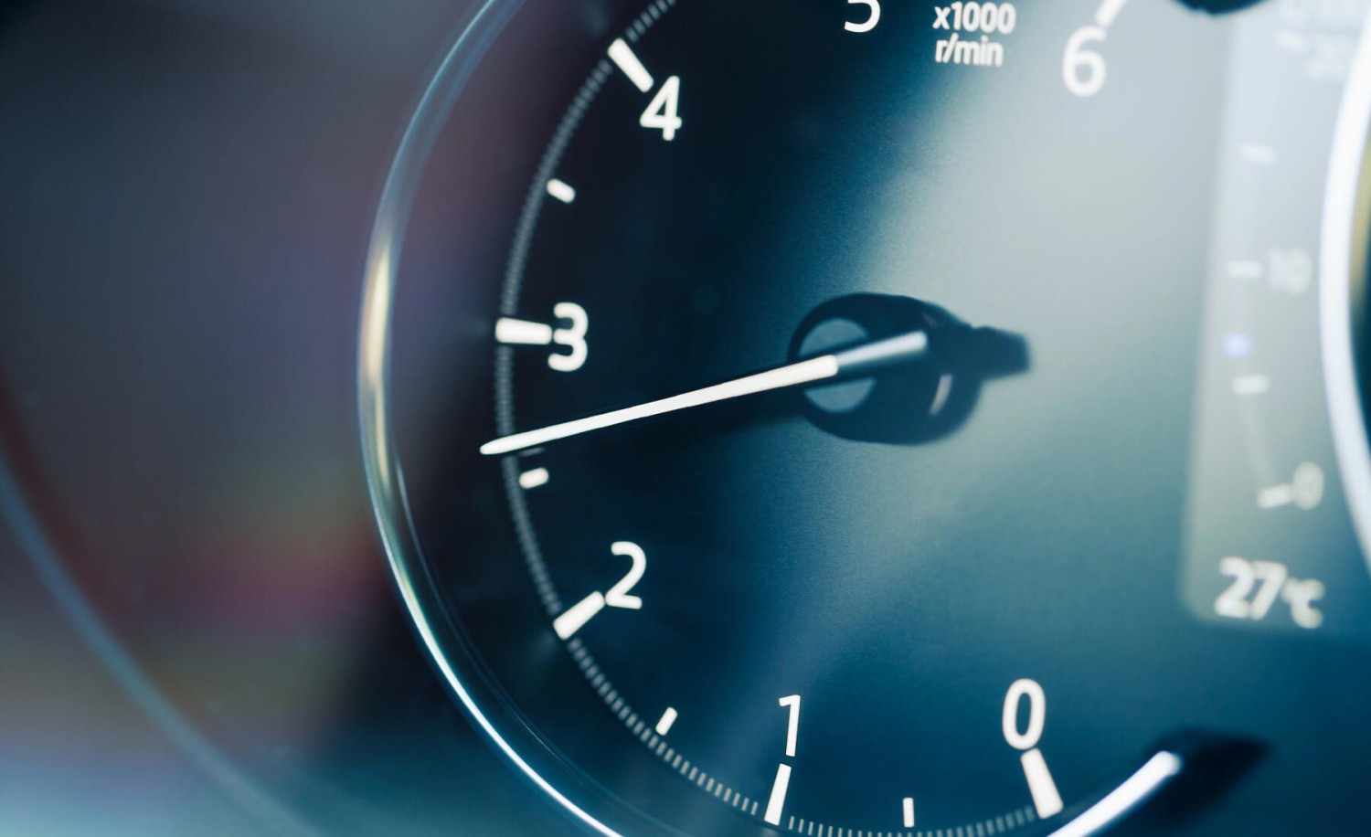 El error que (casi) todos cometemos cuando subimos al coche por la mañana y que está matando a tu motor