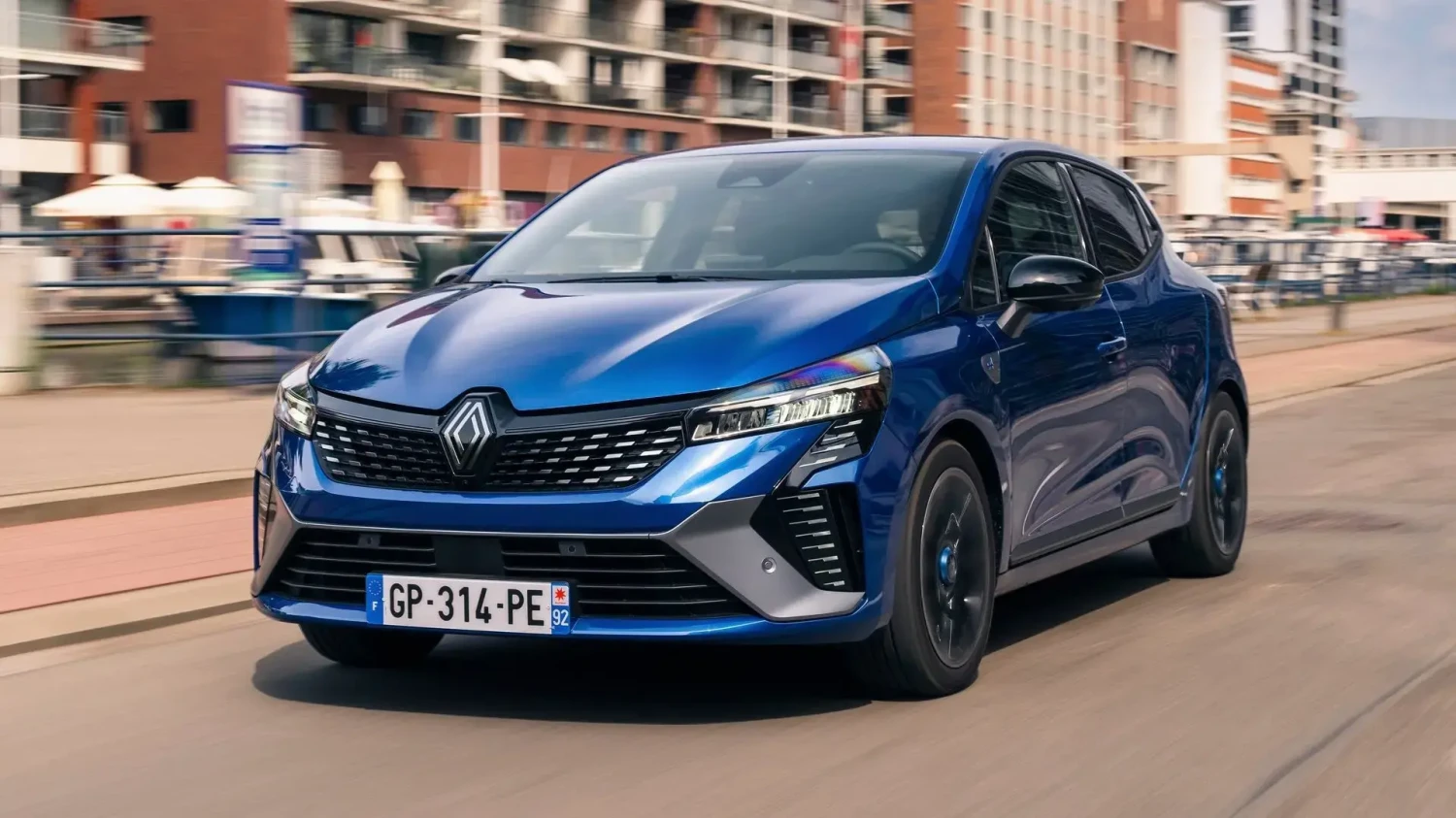 Renault, Renault Clio, Un tribunal alemán ha ordenado a Renault suspender la venta de Clio y Mégane