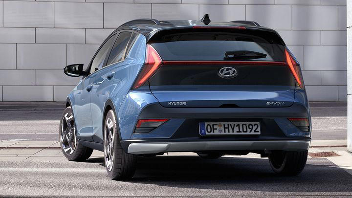 Hyundai aprieta con el BAYON básico, ahora lleva turbo y baja 2.300 € para plantar cara a los SUV chinos