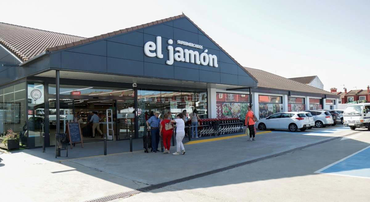 Iberdrola instala 26 puntos de recarga en Supermercados El Jamón en Huelva, Sevilla, Málaga, Cádiz y Córdoba