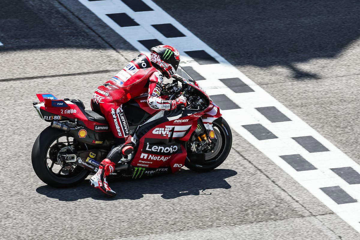 El jefazo de Ducati excusa el bajón de Pecco Bagnaia frente a Marc Márquez y Álex Márquez: "Nadie es perfecto"