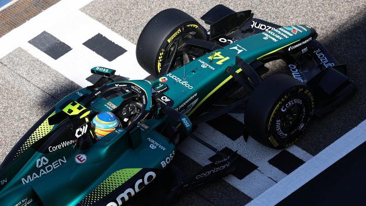 No hay redención para Alonso y Aston Martin, que suman un nuevo fracaso en el día que Antonelli da rienda suelta al Mercedes