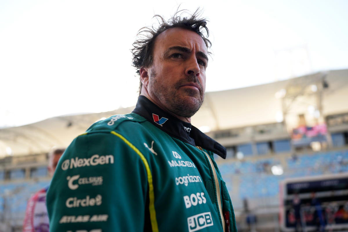 Aston Martin, Drama total para Fernando Alonso: El Aston Martin F1 AMR26 de Adrian Newey se para en los test de Bahréin