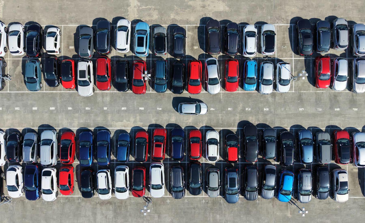 Tu coche puede quedarse fuera del aparcamiento: el nuevo límite que ya aplican algunas ciudades