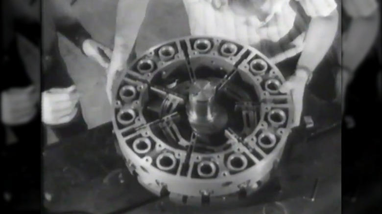 The weirdest engine you'll read about today is the Sarich Orbital