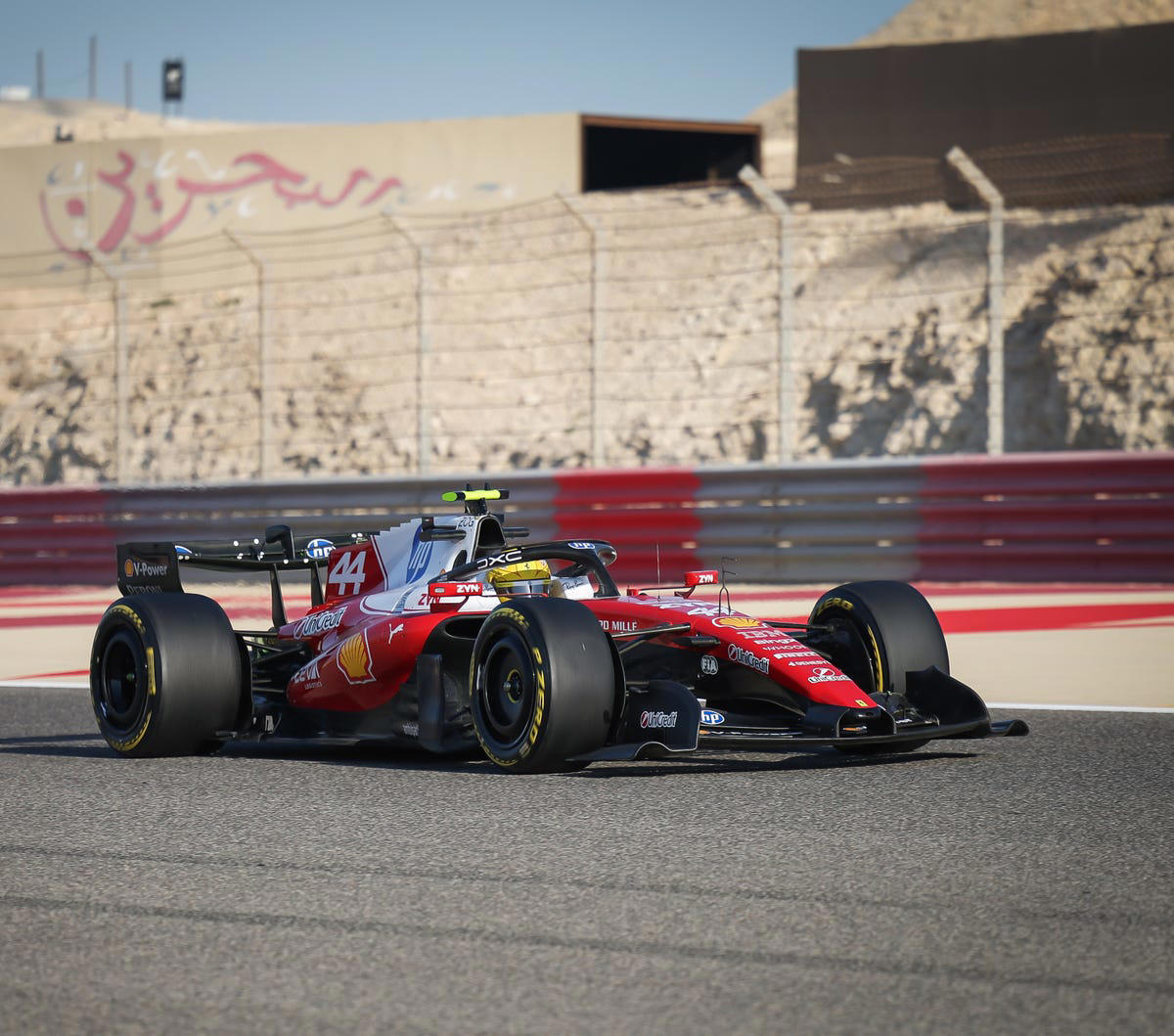 Lewis Hamilton manda un mensaje a Ferrari, Vasseur y Charles Leclerc: “Va a ser un año increíble”