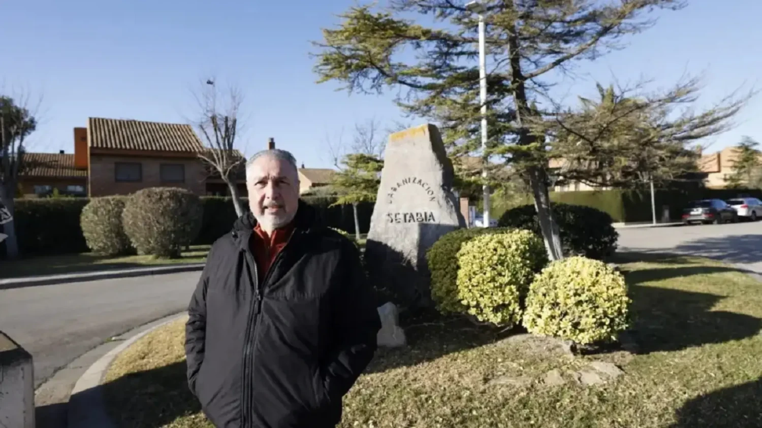La urbanización que nació por la llegada de General Motors, ahora Stellantis, a Zaragoza en los años 80: "Sin aceras en el camino somos una isla"