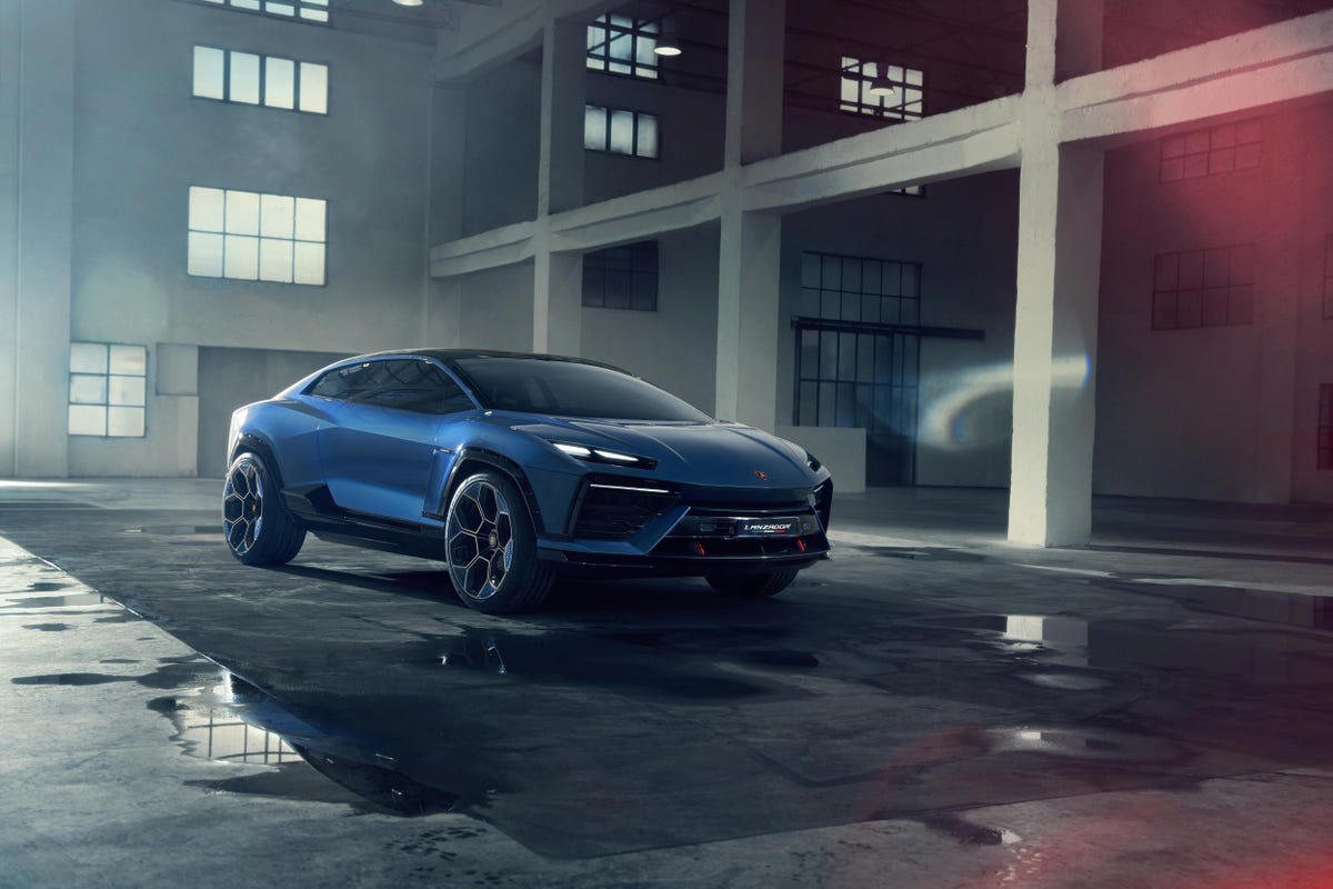 Lamborghini, Lamborghini scraps EV plans, doubles down on hybrids