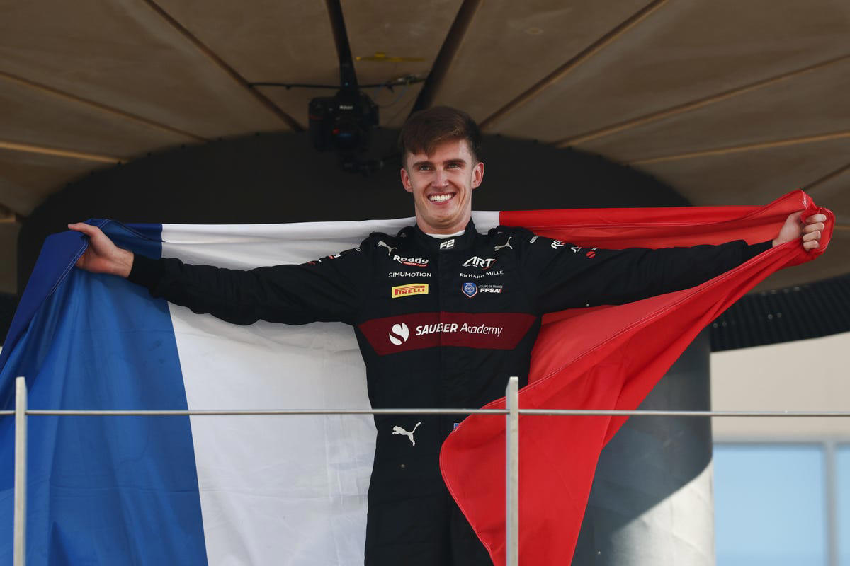 Mercedes, Théo Pourchaire, campeón de la F2 en 2023, ficha por Mercedes F1 como piloto de desarrollo