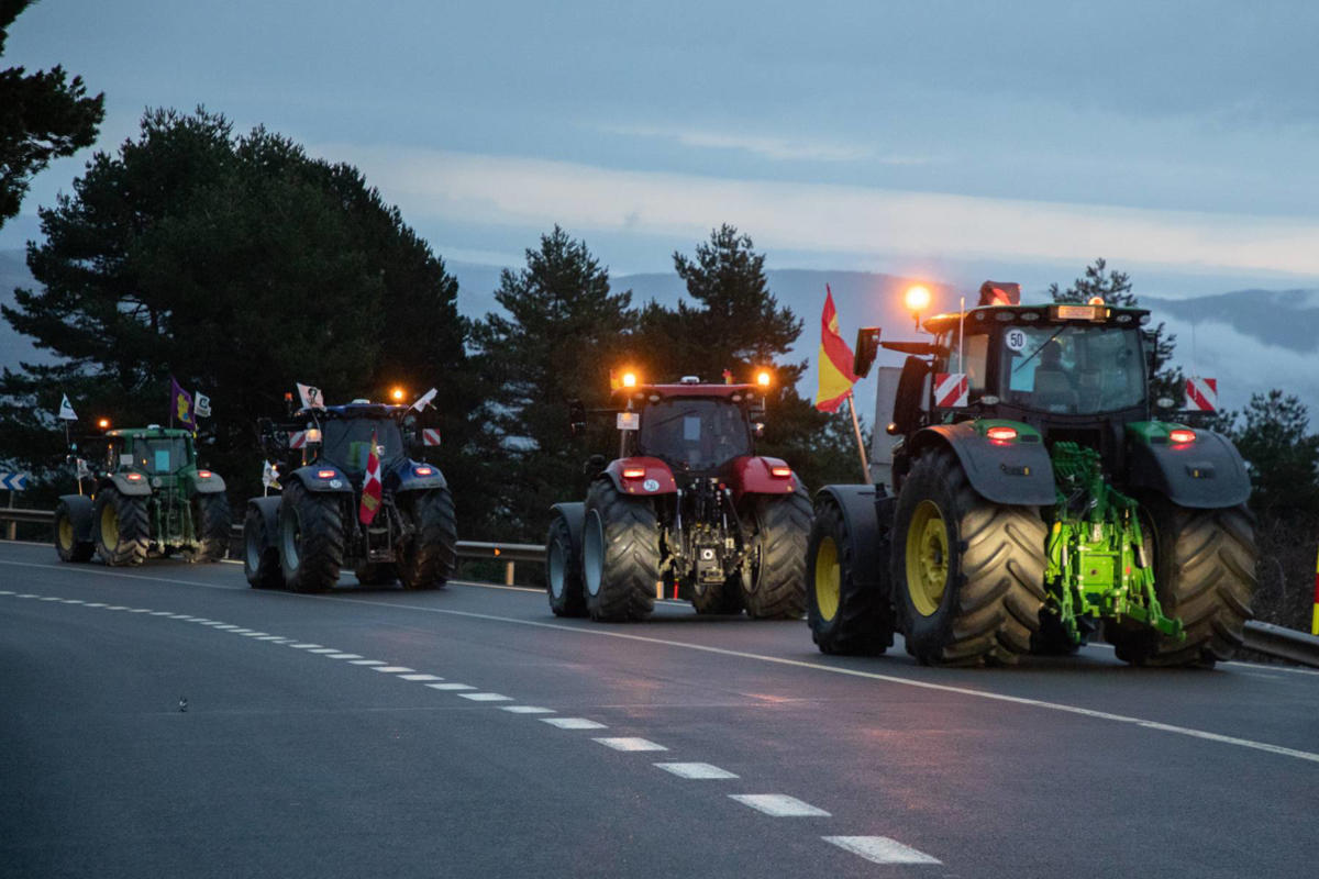 Tractorada en Madrid y carreteras cortadas por el temporal: consulte el mapa de tráfico en tiempo real de la DGT