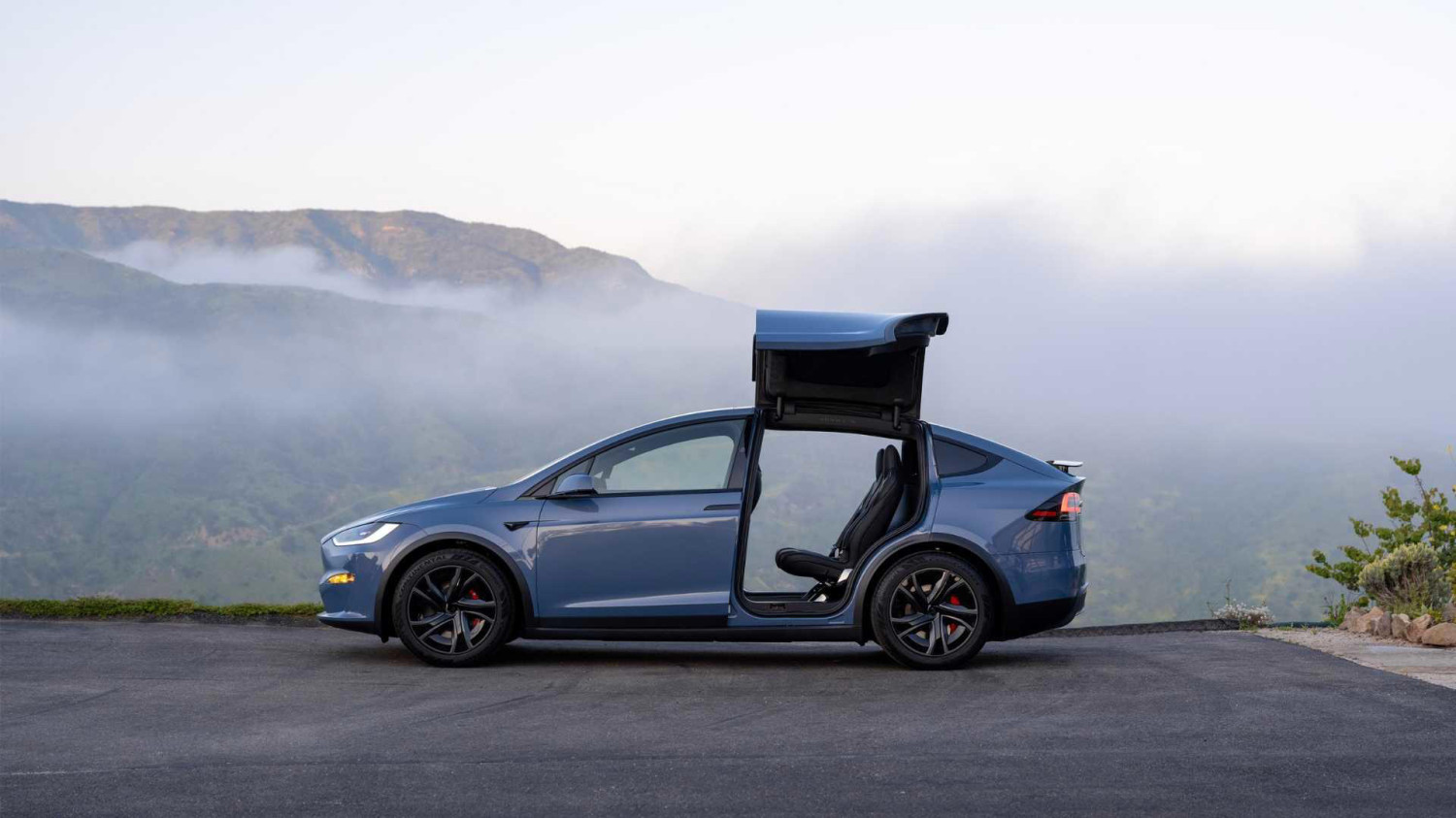 Tesla raises Model S, Model X price by $15,000 as production ends