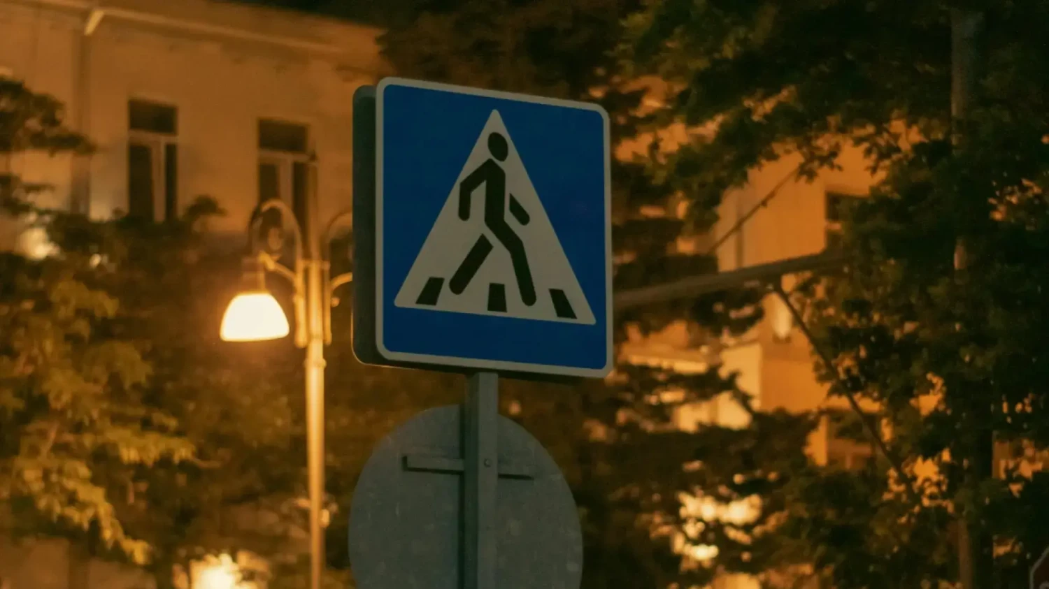 La DGT alerta del peligro de los pasos de peatones: "Las mujeres sufren un mayor número de atropellos, aunque suelen ser menos graves"