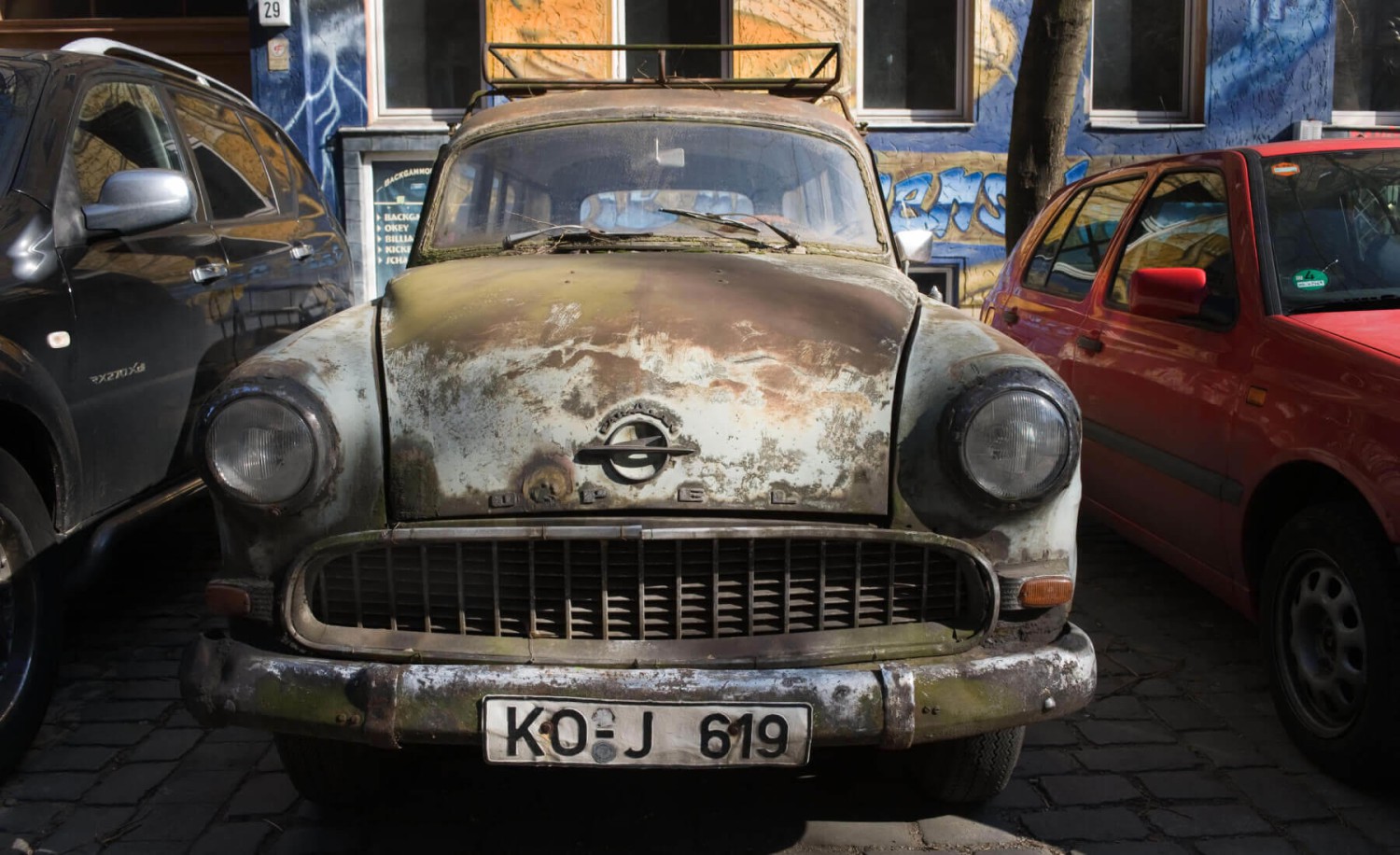 Del abandono al icono: ¿cuántos años puede durar un coche sin lavar y sólo con el mantenimiento básico?