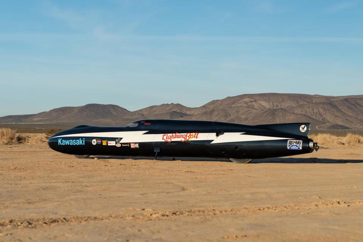 La moto-cohete que batió récords de velocidad hace 50 años: a 512 km/h en las salinas de Bonneville