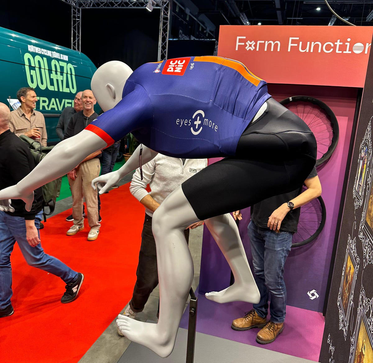 El salvavidas de los ciclistas: un airbag portátil y reutilizable que evitaría lesiones graves