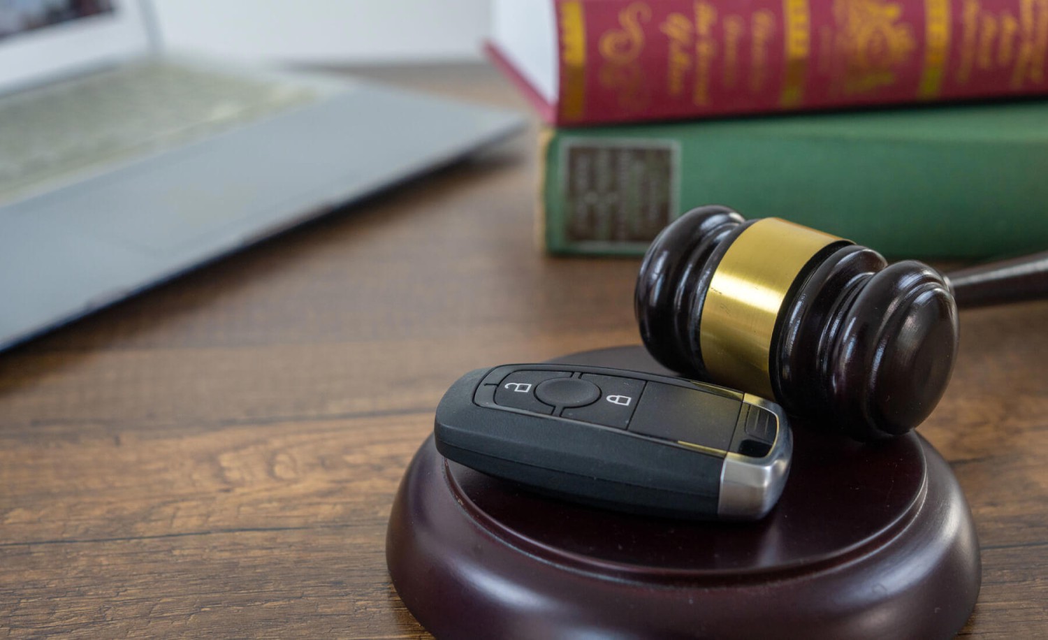 Reclamar una multa de tráfico: cómo un abogado te puede ayudar a salir de ese laberinto legal y salvar tu bolsillo