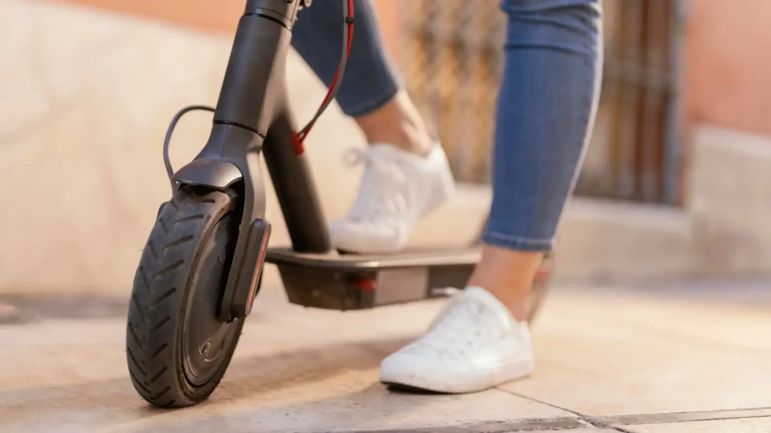 Colapso en la DGT con el registro de los patinetes: pagos realizados pero sin documento para conseguir la pegatina de identificación