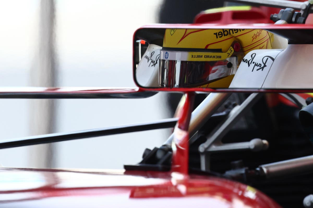 Un ex de Ferrari F1 advierte al ingeniero provisional de Lewis Hamilton: "No es un centro de llamadas"