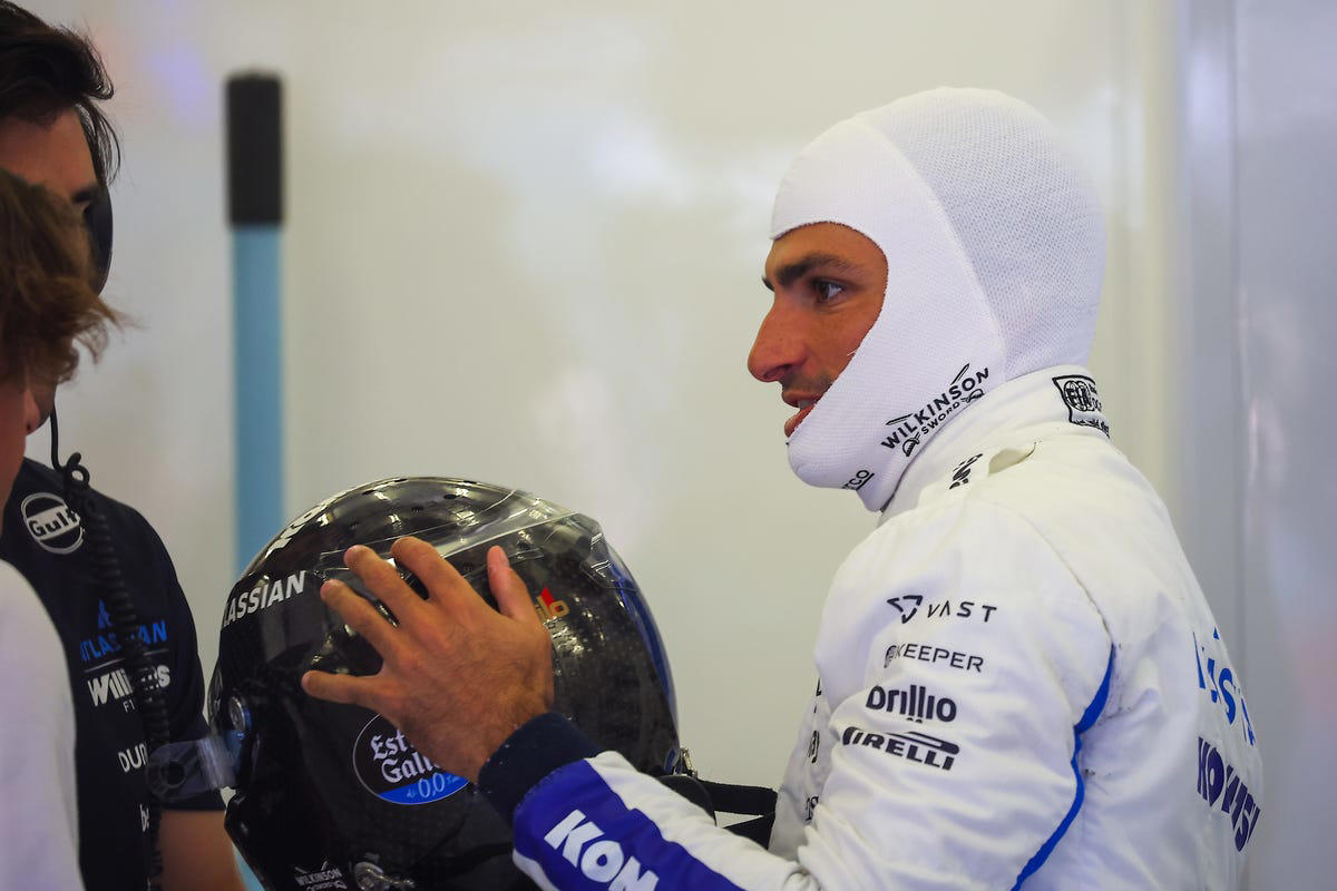 Carlos Sainz responde a Max Verstappen y Lewis Hamilton: “Tirar piedras a tu tejado no es muy astuto”