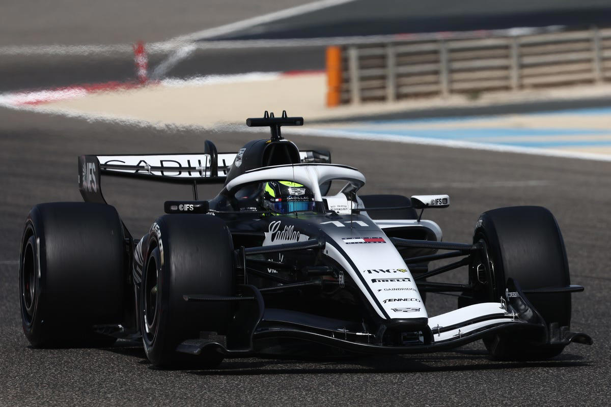 Sergio Pérez, piloto de Cadillac F1, contento porque Isack Hadjar sea compañero de Max Verstappen