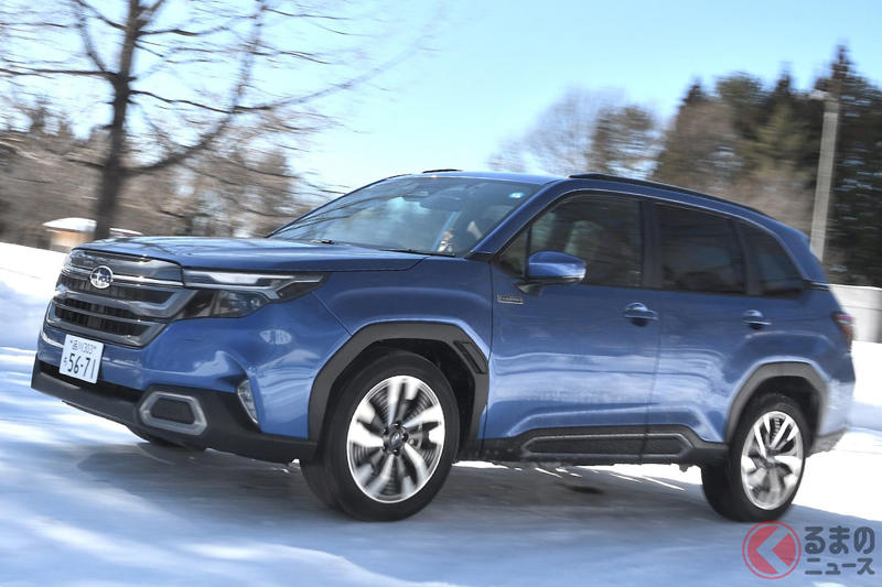 スバル「最新フォレスター」は“雪上性能”がスゴイ!「フル乗車＆非圧雪」でもガンガン登れる!「まるで“WRX”みたいな走り!」と大好評の「常時四駆×ストロングハイブリッド」の実力とは!