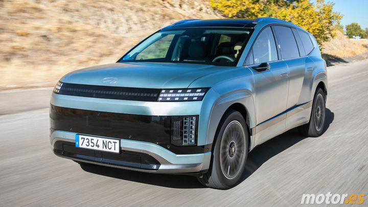 Cuesta la mitad que un Mercedes o BMW y es igual de bueno, el IONIQ 9 baja 5.700 € y deja a sus rivales sin argumentos