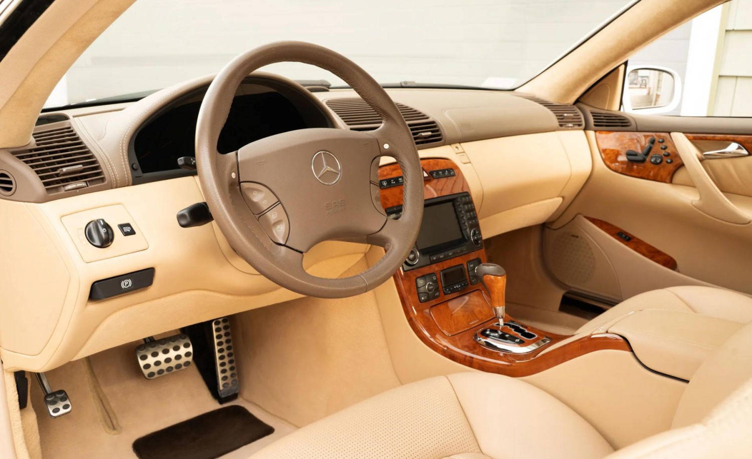 Un cupé de lujo de hace dos décadas alcanza un precio de auténtico superdeportivo