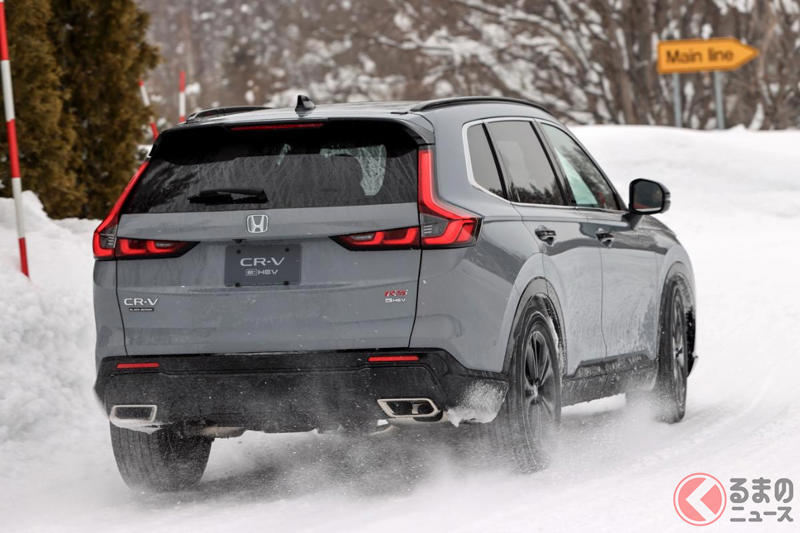 ホンダ新型「CR-V」ついに発表! 大幅進化の「リアルタイムAWD」で思い通りに曲がる! 雪上試乗で見えた「熟成の“機械式”四輪駆動」の真価とライバルSUVを脅かす実力とは?【試乗記】