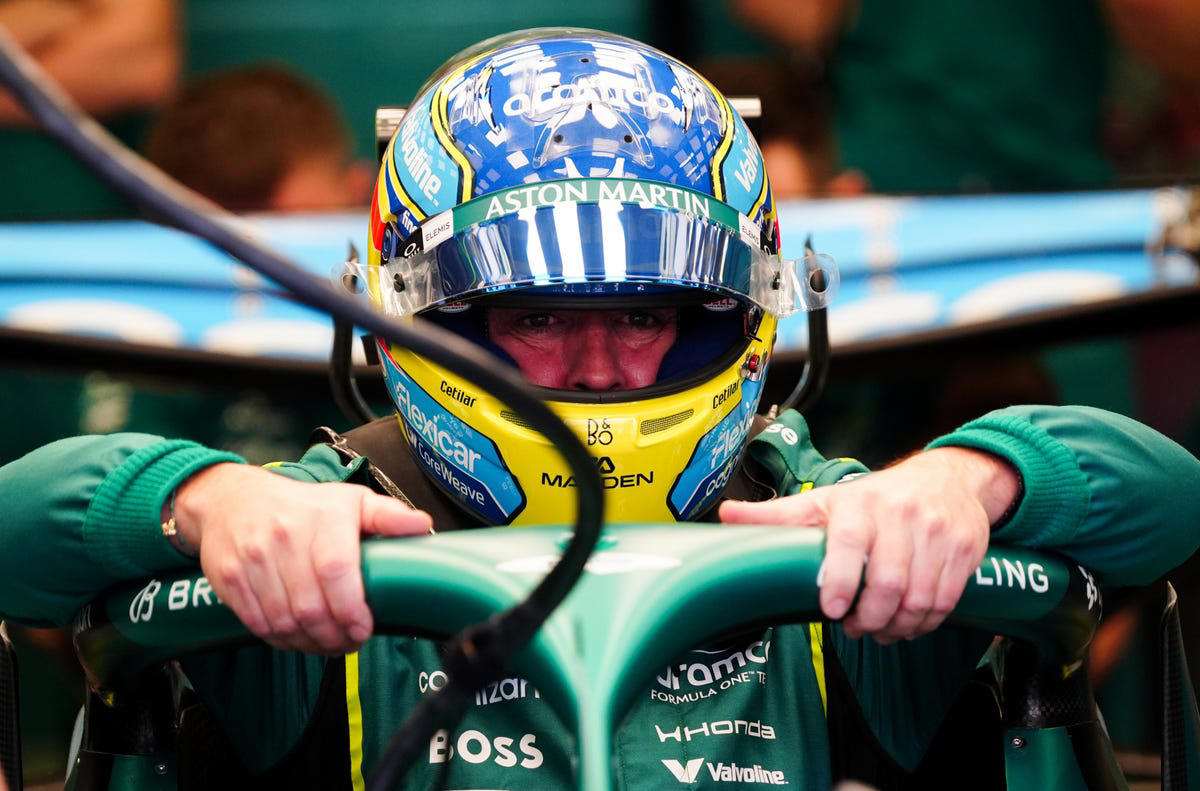 El jefazo de la F1, sobre el futuro de Fernando Alonso en Aston Martin y de Lewis Hamilton: "No se retirarán"