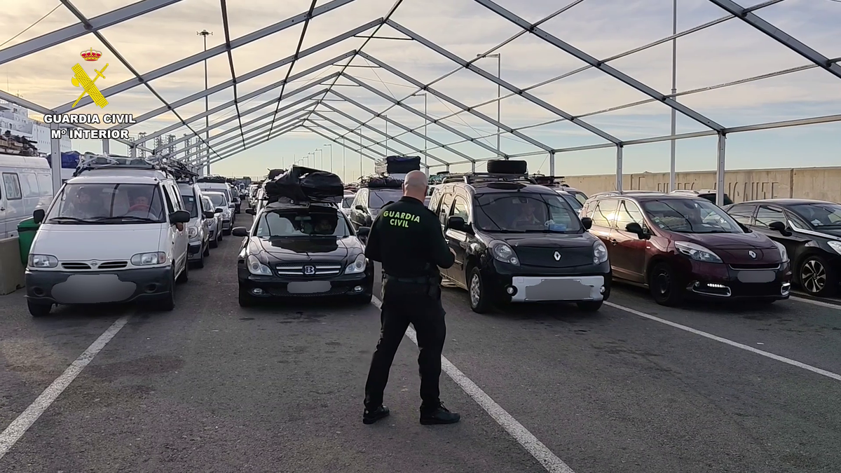 La 'ruta' que investiga la Guardia Civil en la exportación de coches: Marruecos, España y Argelia