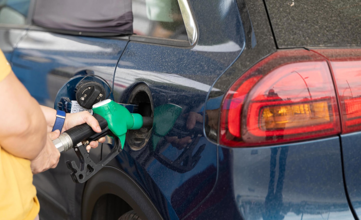 ¿Cuánto y cuándo subirá el precio del combustible por el conflicto de Irán? La OCU da una respuesta clara