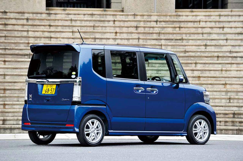 初代ホンダN BOXはそれまでの軽自動車の概念を変えた。広大な荷室空間を実現した傑作だった【10年ひと昔の新車】