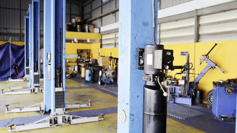 $500K engine swap fraud lands resto shop owner with 60 years behind bars