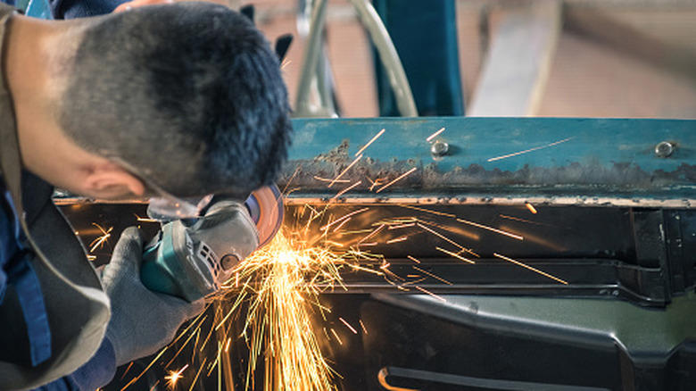 $500K engine swap fraud lands resto shop owner with 60 years behind bars