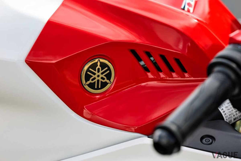 注目度大! ヤマハ「YZF-R25」の2026年モデルが登場 国内限定400台の「70周年記念カラー」に対するネットや販売店の反響は?