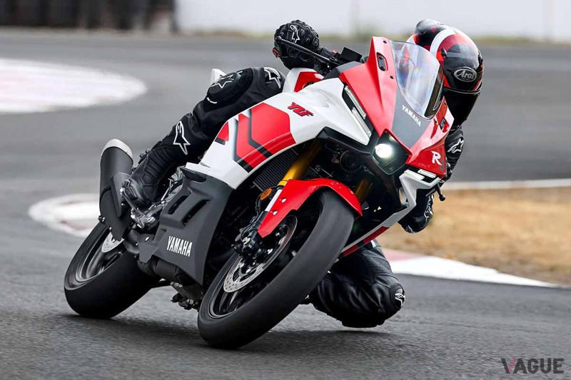 注目度大! ヤマハ「YZF-R25」の2026年モデルが登場 国内限定400台の「70周年記念カラー」に対するネットや販売店の反響は?