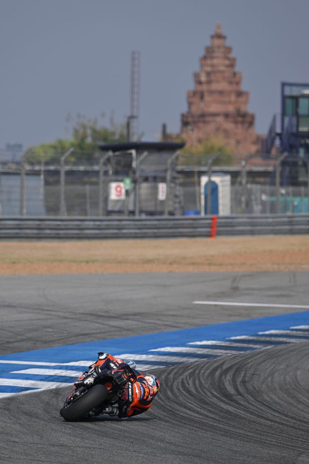 El jefe de Honda, sobre una fichaje de Pedro Acosta por Pecco Bagnaia en Ducati: "En MotoGP son valientes..."