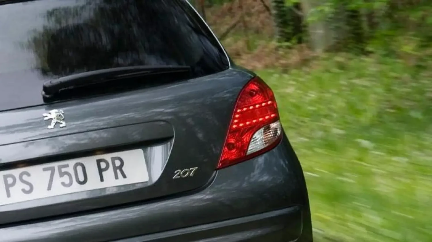 Peugeot, Meten aceite de oliva virgen extra en el motor de su Peugeot 207 y el resultado tarda en llegar, pero es el esperado