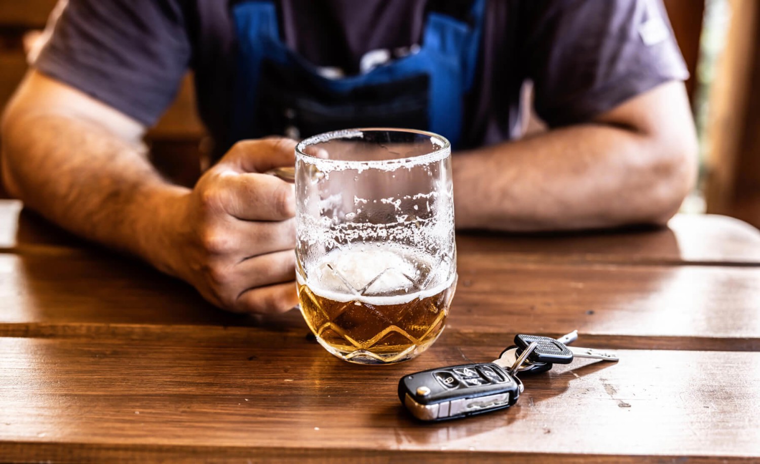 Triplicaba la tasa de alcoholemia al volante, pero le han absuelto por una razón que parece incomprensible