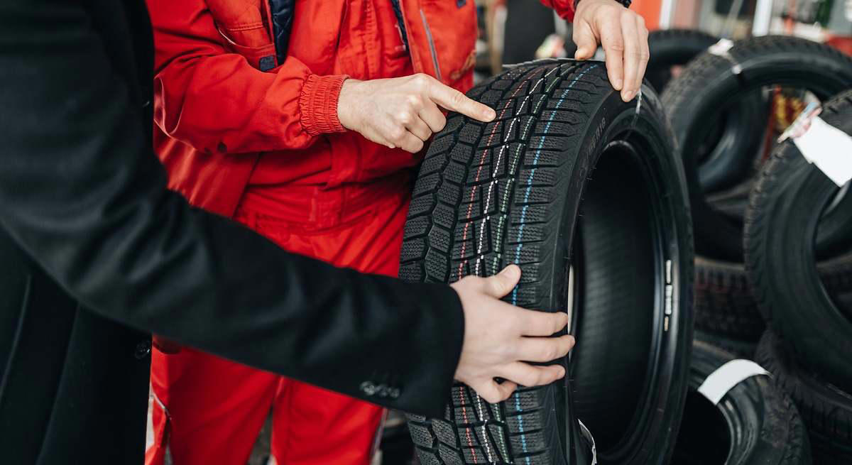 Tus neumáticos pueden parecer nuevos pero tener muchos años: así puedes descubrir la edad real de tus neumáticos en segundos
