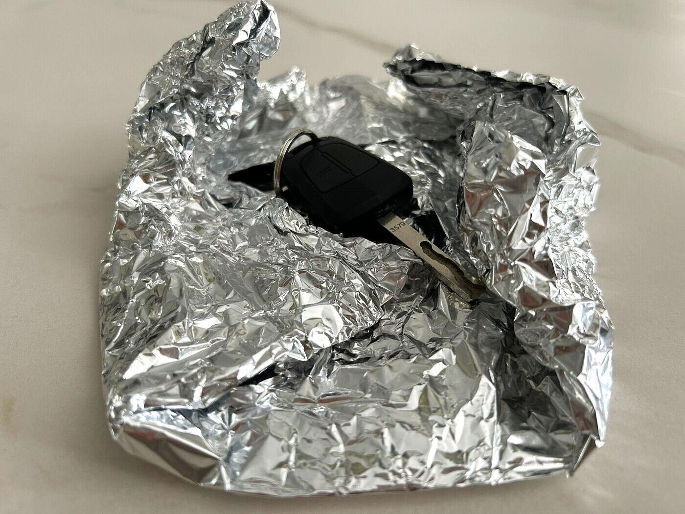 Seguro que lo tienes en tu cocina: este producto de menos de tres euros evita que te roben el coche y, además, deja la carrocería como nueva