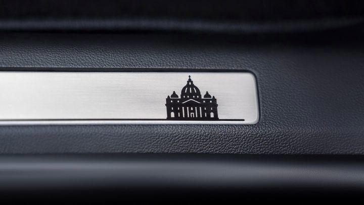 El papa León XIV tiene ahora su propio SUV: hecho en su tierra y con motor V6 híbrido de 318 CV