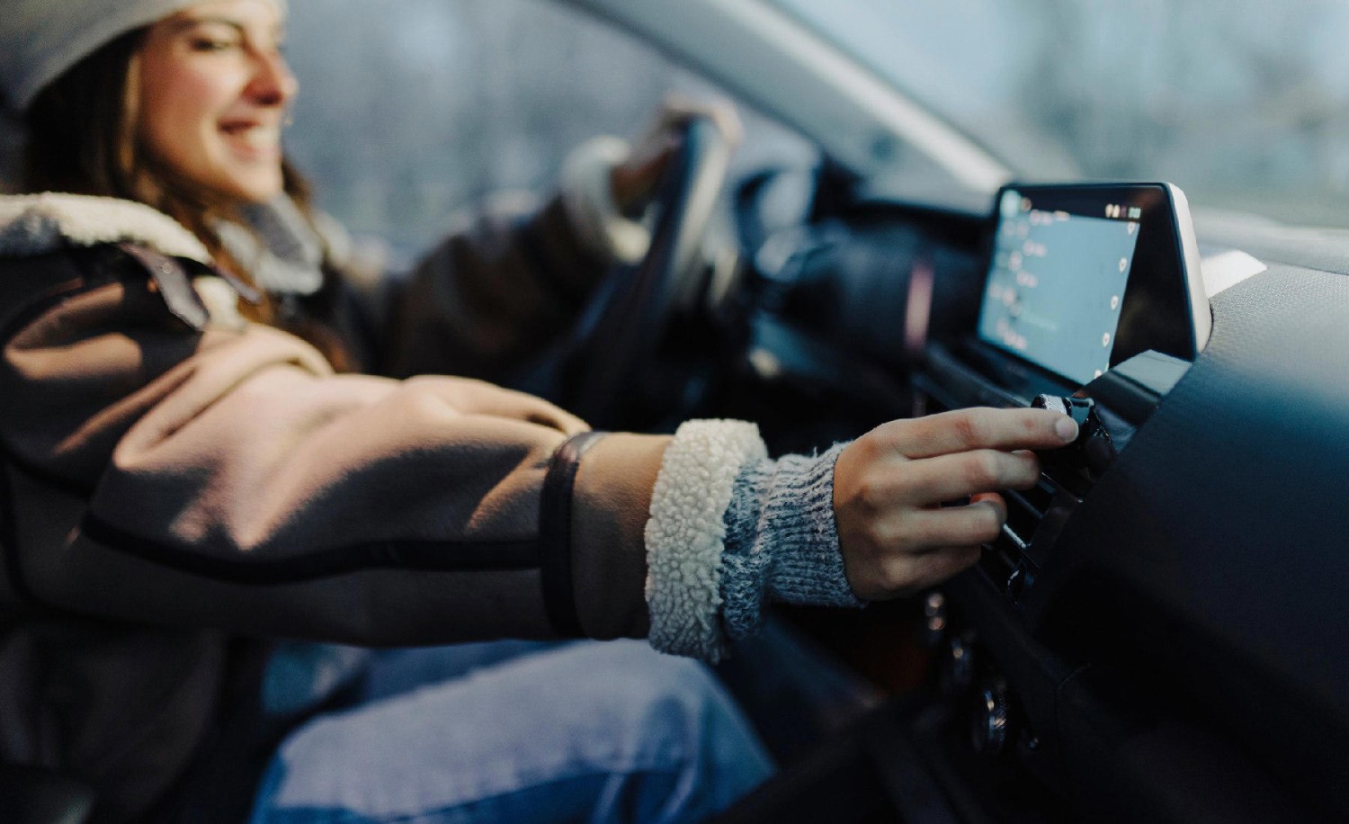 Escuchar el nuevo disco de tu cantante favorito en el coche te pone en riesgo