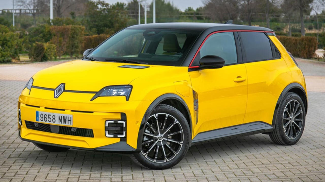 Cada vez es más difícil distinguir un coche de otro, y la culpa no es solo de los fabricantes