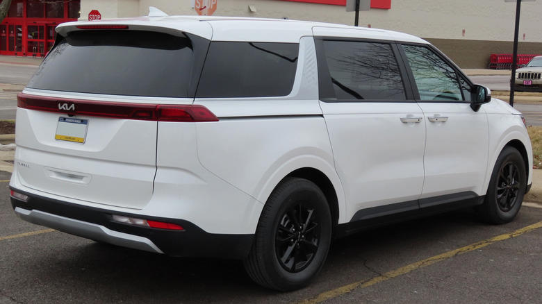 Ford patented a smart car door that 'brakes' before it hits anything