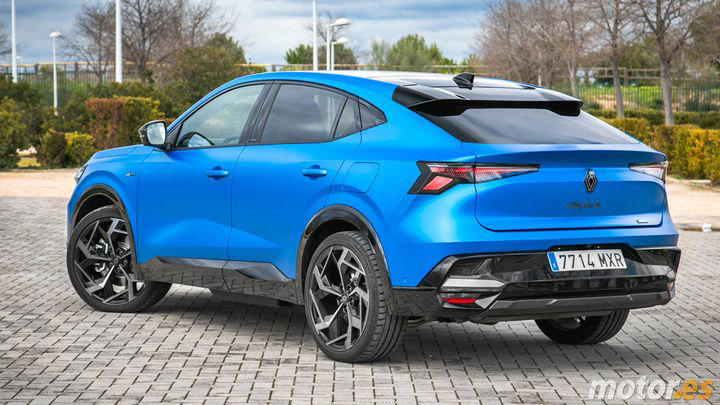 Renault pone precio al nuevo Rafale, así queda la gama 2026 del mejorado SUV coupé con más tecnología